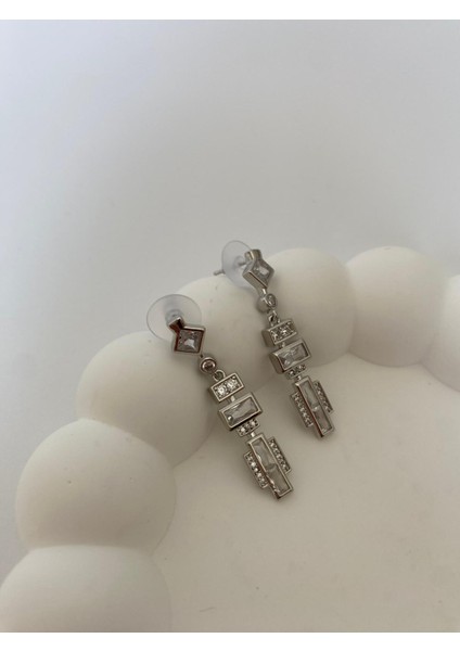 Özel Seri Sallantılı Taşlı Princess Silver Küpe