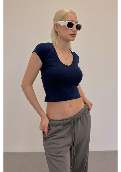 Lacivert V Yaka Basic Kadın Tişört MG2450