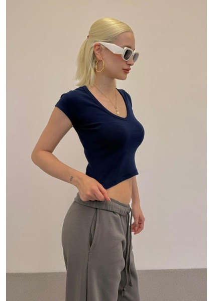 Lacivert V Yaka Basic Kadın Tişört MG2450