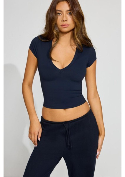 Lacivert V Yaka Basic Kadın Tişört MG2450