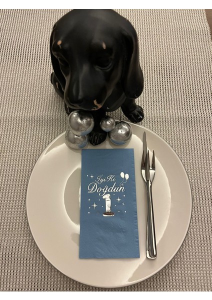 Gümüş Yaldızlı Mavi Bir Yaş Iyi Ki Doğdun Garson Katlama Peçete 16 Adet