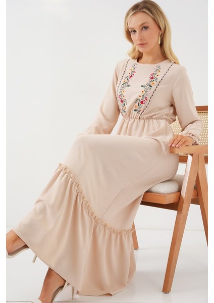 Nakışlı Uzun Tesettür Elbise 2550 - Krem