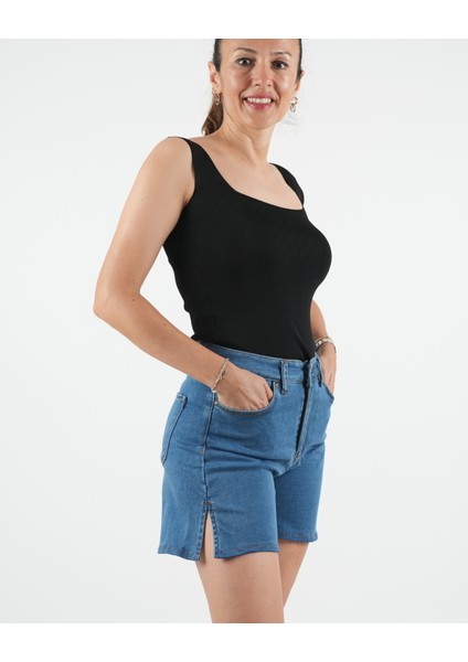 Şort Denim Likralı Yırtmaçlı Paça indirimleri