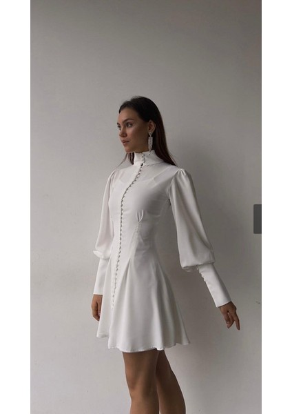 Beyaz Düğmeli Elbise indirimleri