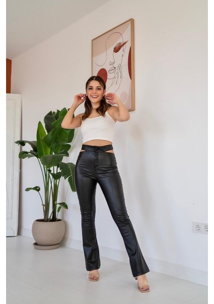 Siyah Bel Detaylı Deri Pantolon