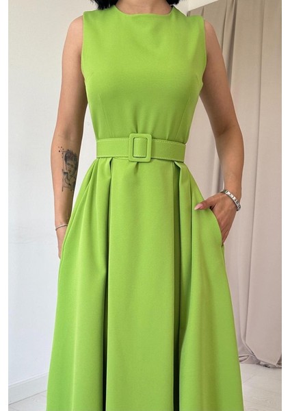 Fıstık Yeşili Halter Yaka Kloş Elbise