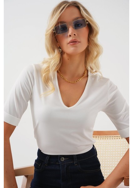 V Yaka Kısa Kol Basic Bluz 955 - Beyaz
