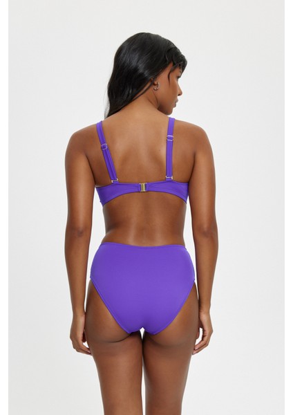 Aksesuar Detaylı Yüksek Bel Kaplı Üçgen Toparlayıcı Bikini Takımı
