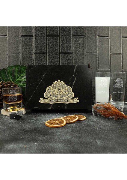 Ahşap Kutulu Kartal Desenli Isme Özel Rakı & Taşlı Viski Kadehi Seti modelleri