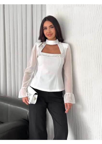 Kolları Şifon Göğüste Inci Boncuk Detaylı Bluz - Beyaz