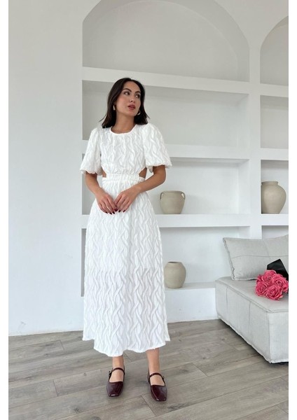 Beyaz Balon Kol Kuşaklı Elbise