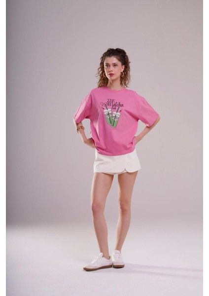 Kadın Pembe Oversize Tişört - The Matcha Club Baskılı