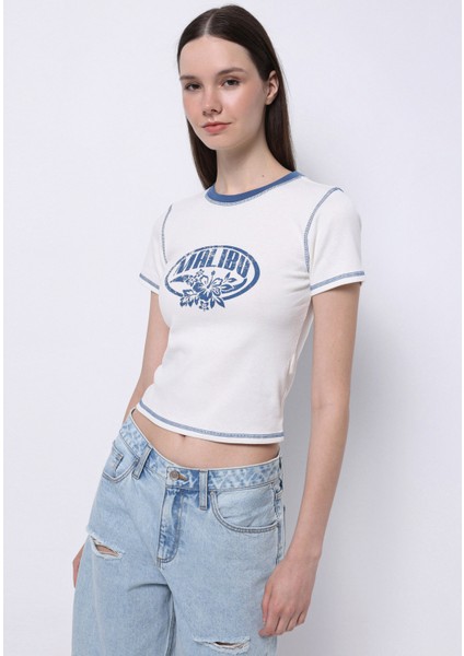 Slim Fit Yuvarlak Yaka Baskılı Kadın Beyaz Kısa Kol Tişört