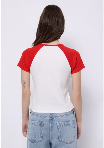 Slim Fit Yuvarlak Yaka Baskılı Kadın Beyaz Kısa Kol Tişört fiyatları
