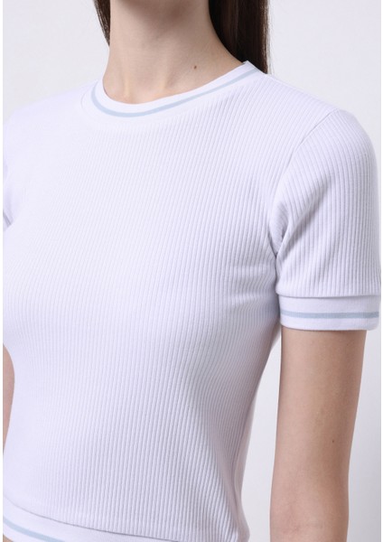 Slim Fit Yuvarlak Yaka Düz Kadın Beyaz Kısa Kol Tişört fırsatları