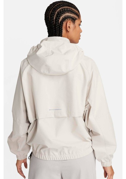 Storm Fit Swift Women's Running Jacket Oversize Kadın Kapüşonlu Yağmur Geçirmez Hava Panelli Koşu Ceket Krem fiyatları