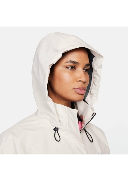 Storm Fit Swift Women's Running Jacket Oversize Kadın Kapüşonlu Yağmur Geçirmez Hava Panelli Koşu Ceket Krem modelleri