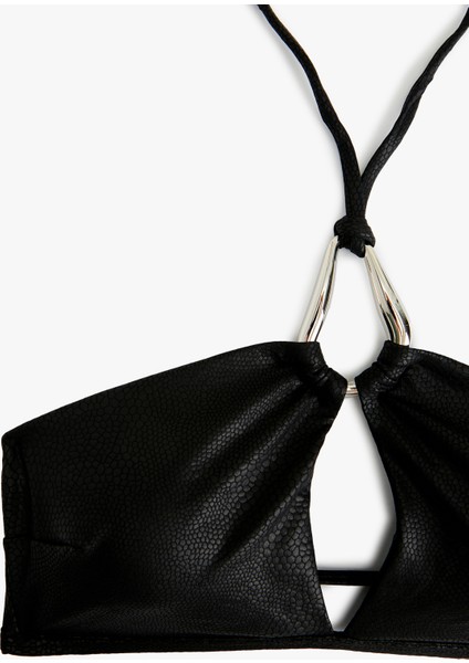 Metal Aksesuarlı Pencere Detaylı Bağlamalı Halter Yaka Parlak Bikini Üstü fiyatları