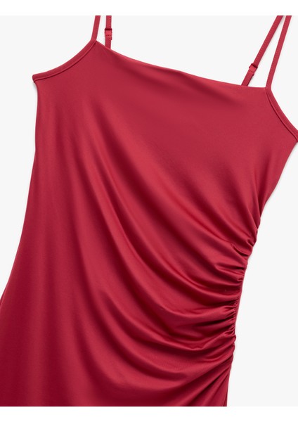 Slim Fit Yırtmaç Detaylı Drapeli Ince Askılı Kalem Elbise