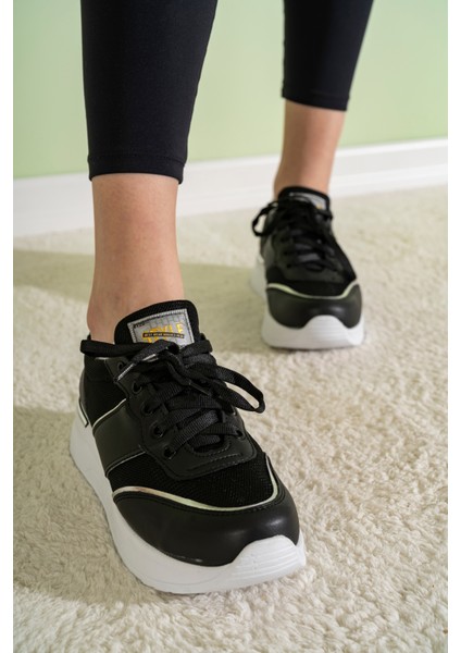 Beyaz Tabanlı Fileli Siyah Rahat Kadın Sneaker fiyatları