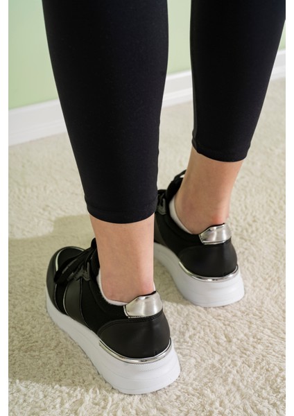 Beyaz Tabanlı Fileli Siyah Rahat Kadın Sneaker modelleri