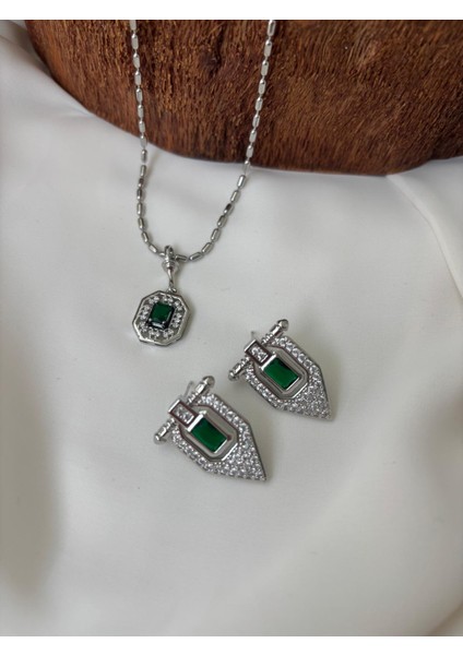 Zümrüt ve Zirkon Taş Yüksek Kalite Karamaz Küpe fırsatları