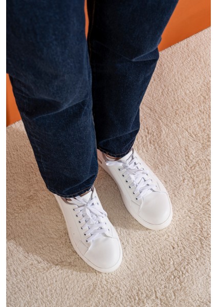 Beyaz Tabanlı Rahat Günlük Kadın Sneaker fiyatları