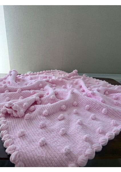 Peluş Kadife Ipten Bebek Battaniyesi El Örgüsü Tomurcuk Desenli Çocuk Battaniyesi