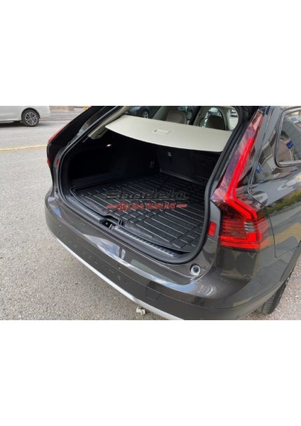 Volvo V90 Cross Country 2018- Sonrası 3D Kauçuk Bagaj Havuzu modelleri
