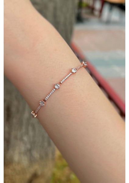 Gümüş Taşlı Pan Rose Bileklik IS12E661 fiyatları