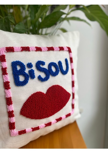 Bisou Punch Işlemeli Pamuklu Kırlent Kılıfı - 43X43CM - Punch Kırlent Kılıfı