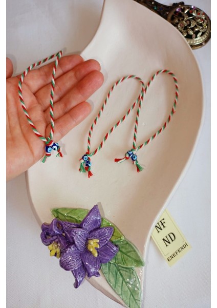 20 Adet 19 Mayıs Tebrik Kartlı Nazar Boncuklu Marteniçka Bileklik Kırmızı Yeşil Beyaz Hediye Şans modelleri