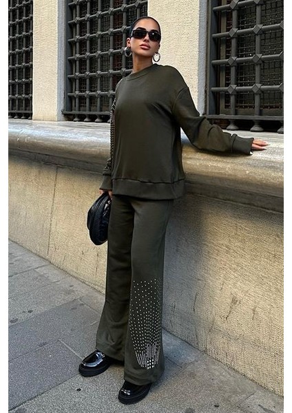 Gümüş Taşlı Detaylı ve Bisiklet Yaka Uzun Kollu Oversize Kadın Bluz Pantolon Takımı (2 Parça) Haki indirimleri