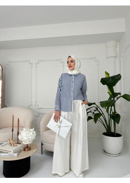 Yakası Boncuklu Çizgili Gömlek