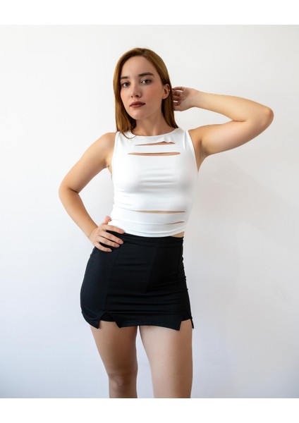 Mare Butik Kalın Askılı Pencere Detaylı Bisiklet Yaka Dalgıç Kumaş Kolsuz Crop Bluz fiyatları