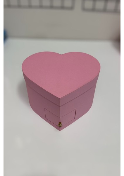 Full Pembe Aşk Evreni - Sevgiliye Romantik Hediye Kutusu | Kar Küresi + Çelik Takı + Peluş Ayıcık