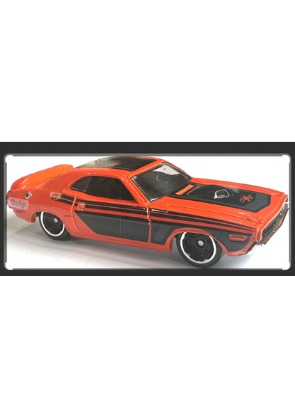 Muscle Mania '71 Dodge Challenger 1/10 - 131/250 Tekli Metal Araç 1/64 Ölçek fiyatları
