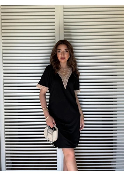 Kadın V Yaka Güpürlü Iki Iplik Elbise