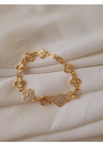Pirinç Gold Renk Zirkon Taşlı Yonca Model Kadın Bileklik