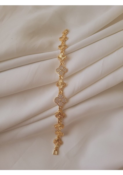 Pirinç Gold Renk Zirkon Taşlı Yonca Model Kadın Bileklik