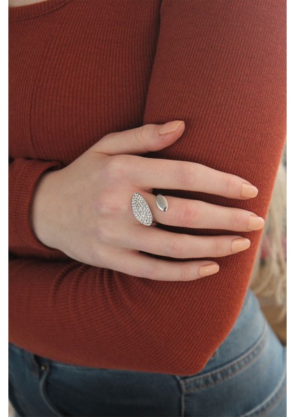 Ayarlanabilir Gümüş Renk Zirkon Taşlı Virgül Yüzük fiyatları