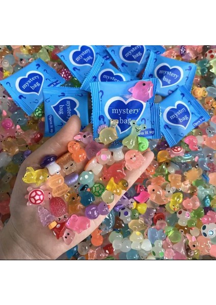 Karanlıkta Parlayan Süpriz Figür, Sevimli Sürpriz Figür, Karanlıkta Parlayan Oyuncak (1 Adet)