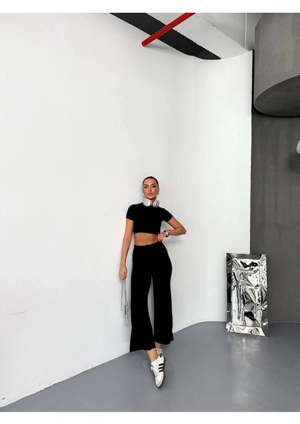 Osy Modal Yumuşak Dokulu Kumaş Kısa Kollu Crop Alt Ispanyol Paça Pantalon Ikili Takım - Siyah