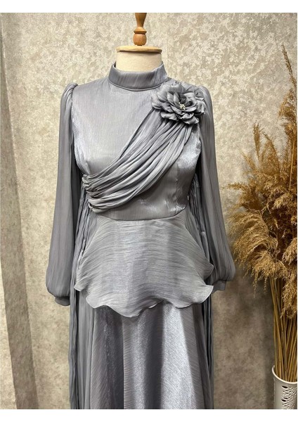 25Y9593 Elbise Abiye Janjan Göğüs Gül Bronşlu - Patisca - 25Y9593 - Gri - 44