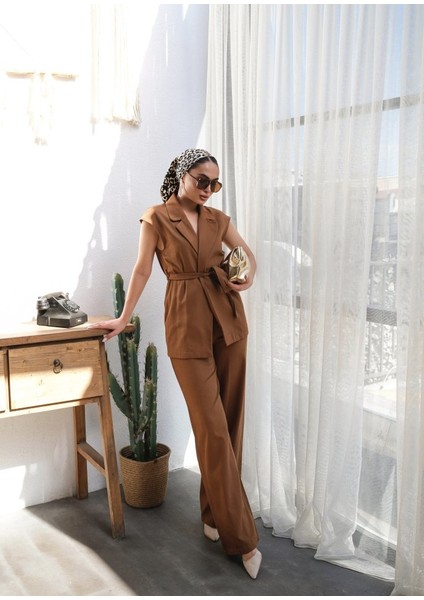 Keten Kuşakli Yelek ve Pantolon Iki̇li̇ Takim