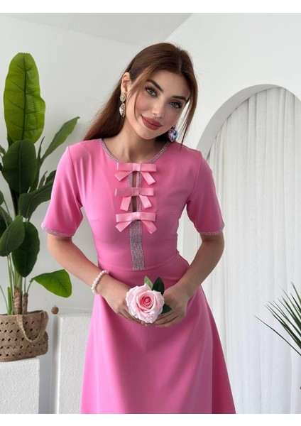 Wera Taşlı Fiyonk Detaylı Elbise