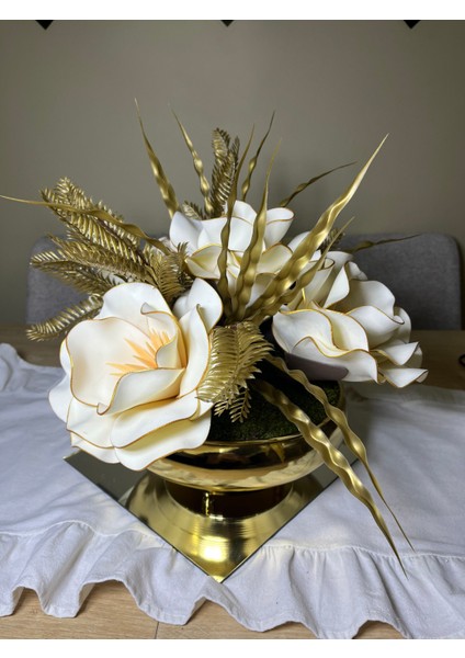 Gold Metal Vazo Eva Lateks Aranjman(AYNA DAHİL DEĞİLDİR.)