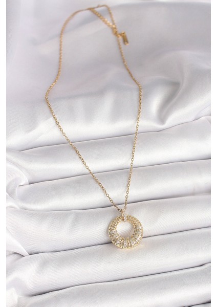 316L Çelik Gold Renk Zincir Zirkon Taş Işlemeli Daire Model Kadın Kolye - TJ-BKO9968