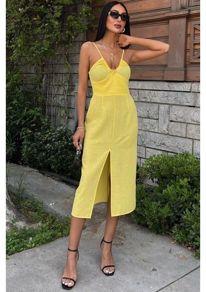 Göğsü Aksesuarlı Önü Yırtmaçlı Elbise 2899