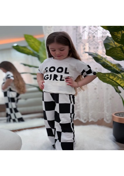 Cool Girlbaskılı Kareli Siyah Beyaztkm